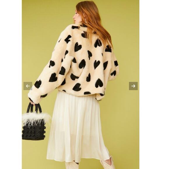 Jayley Lola Love Faux Fur Cropped Jacket Heart Pattern Cream Black- Size Sm/Med - Picture 6 of 14
